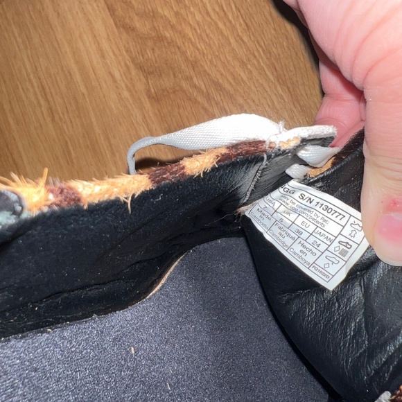 UGG Alameda Sneaker/Leopard Print Size 7 - Picture 5 of 5